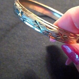 Gold diamond cut braclet